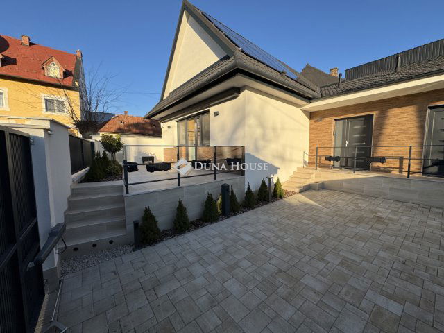 Eladó téglalakás, Kalocsán 88 M Ft, 3 szobás