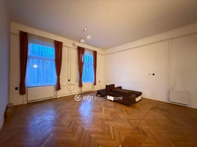 Eladó téglalakás, Budapesten, VIII. kerületben 106 M Ft