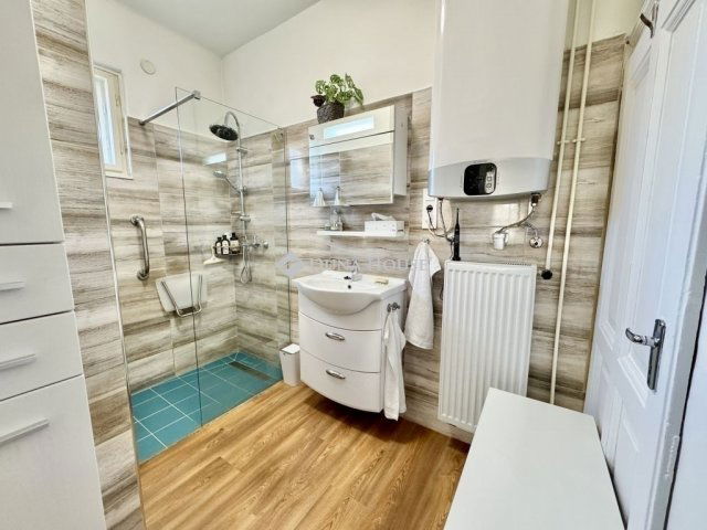 Eladó családi ház, Budapesten, XVIII. kerületben 142.9 M Ft