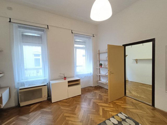 Eladó téglalakás, Budapesten, VI. kerületben 79 M Ft, 1+1 szobás