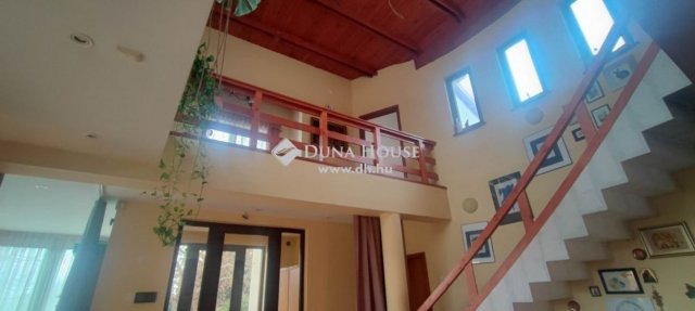 Eladó családi ház, Őrbottyánban 265 M Ft, 7 szobás