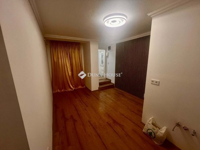 Eladó téglalakás, Budapesten, XII. kerületben 45 M Ft, 1 szobás