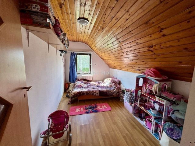 Eladó családi ház, Esztergomban 35 M Ft, 6 szobás
