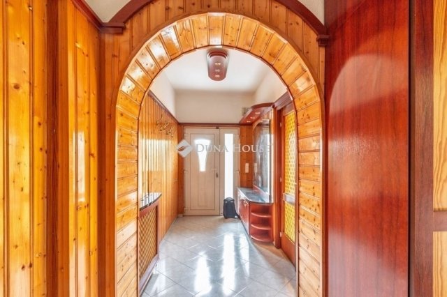 Eladó családi ház, Vecsésen 139.99 M Ft, 5 szobás