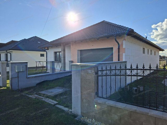 Eladó családi ház, Rábapatyon 99.9 M Ft, 4 szobás