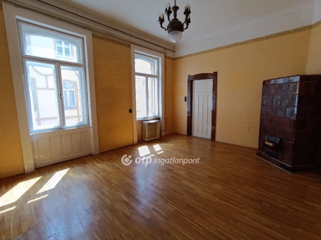 Eladó téglalakás, Budapesten, VI. kerületben 94.9 M Ft, 2 szobás