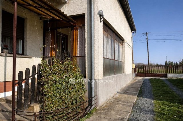 Eladó családi ház, Zalaegerszegen 73.5 M Ft, 4+2 szobás