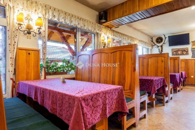 Eladó üzlethelyiség, Pilisszentkereszten 280 M Ft