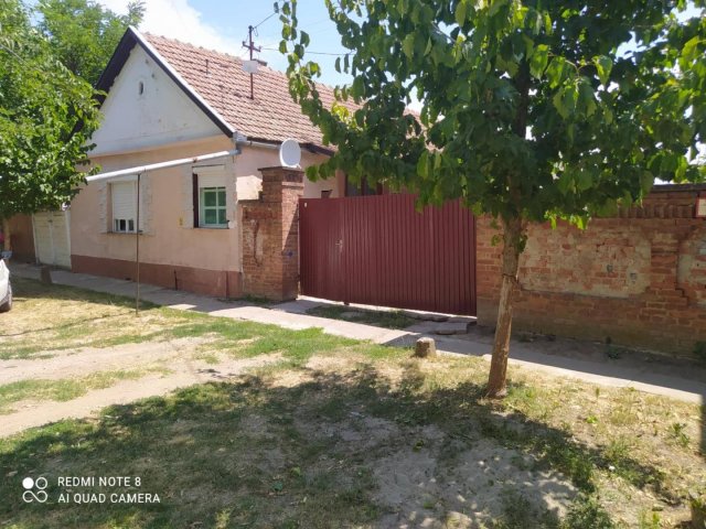 Eladó családi ház, Mezőgyánon 8 M Ft, 1+3 szobás