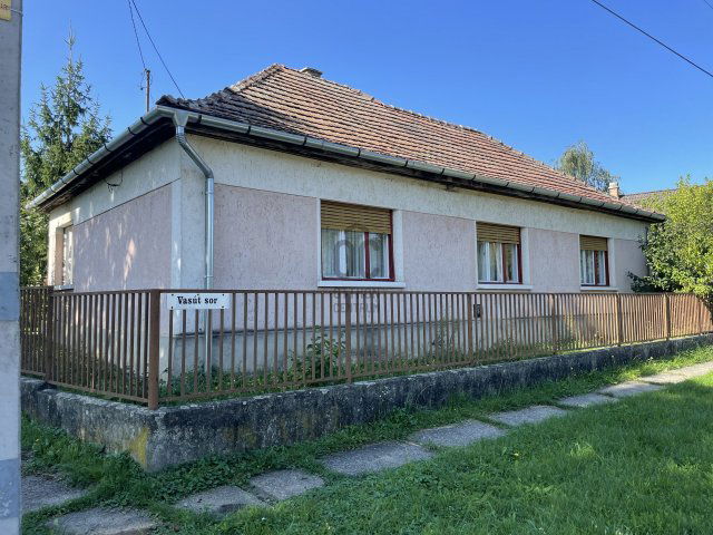 Eladó családi ház, Nógrádon 58 M Ft, 4 szobás