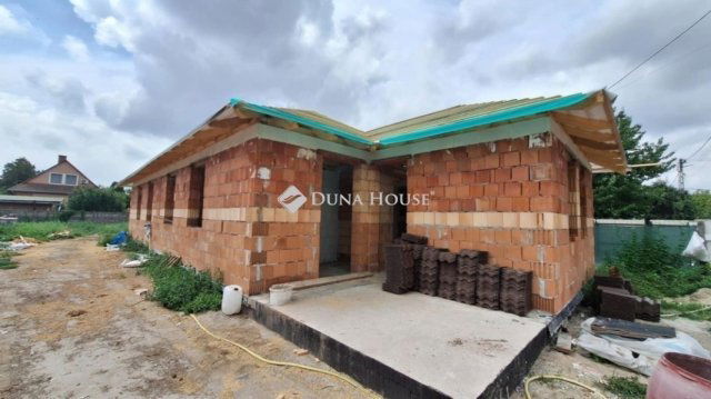 Eladó ikerház, Majosházán 69.9 M Ft, 3 szobás