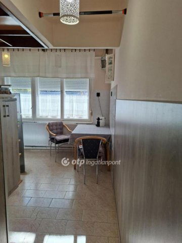 Eladó téglalakás, Hajdúböszörményen 65 M Ft, 2 szobás