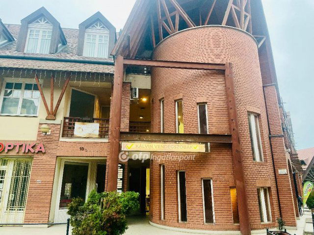 Eladó téglalakás, Debrecenben 75 M Ft, 2 szobás