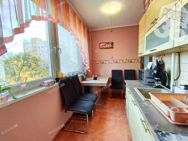 Eladó panellakás, Kecskeméten 47.5 M Ft, 2 szobás