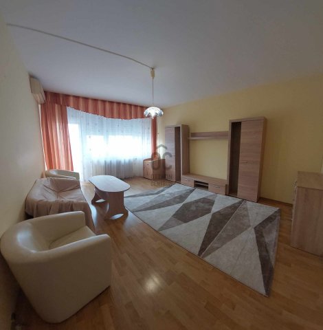 Kiadó panellakás, albérlet, Szekszárdon, Kodály Zoltán utcában
