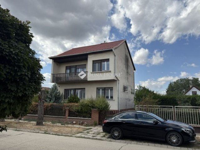Eladó családi ház, Ceglédbercelen 105 M Ft, 3 szobás