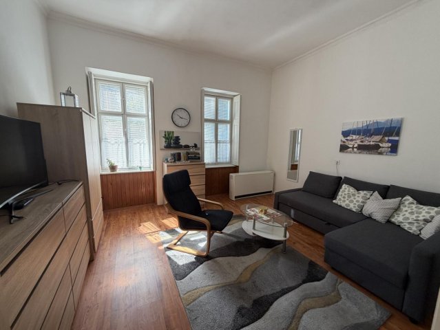 Kiadó családi ház, albérlet, Tatán 170 E Ft / hó, 1 szobás