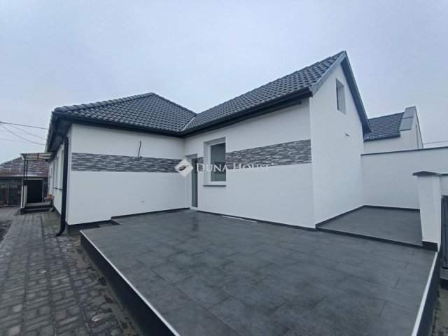 Eladó családi ház, Nagykátán 75 M Ft, 4 szobás