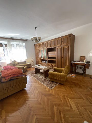 Eladó téglalakás, Pécsett, Perczel Miklós utcában 59.9 M Ft