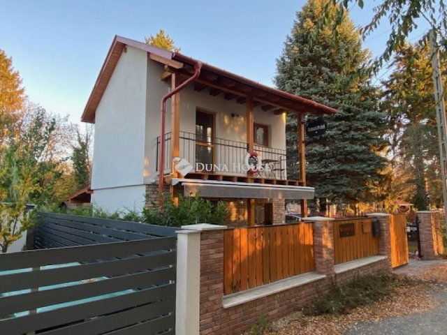 Eladó családi ház, Tasson 120 M Ft, 3 szobás