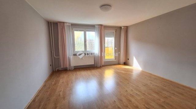 Eladó panellakás, Budapesten, III. kerületben 71.9 M Ft, 2 szobás