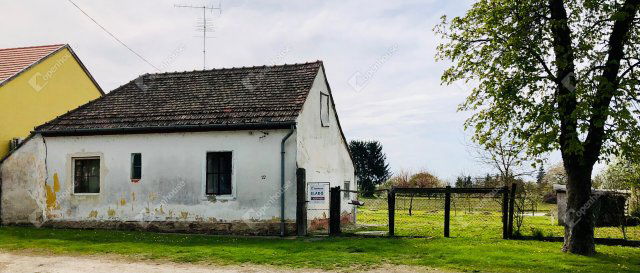 Eladó családi ház, Zalakomáron 11.7 M Ft, 2 szobás