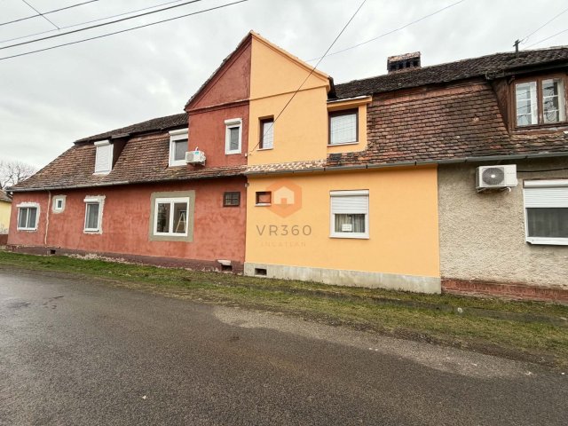 Eladó családi ház, Pécsett, C. utcában 21.9 M Ft, 2 szobás