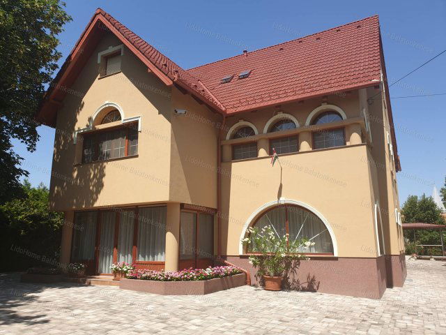 Eladó családi ház, Balatonalmádiban 349 M Ft