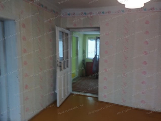 Eladó családi ház, Tószegen 16 M Ft, 5 szobás