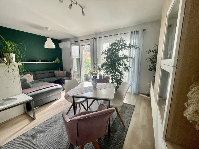 Kiadó téglalakás, albérlet, Szegeden 280 E Ft / hó, 3 szobás