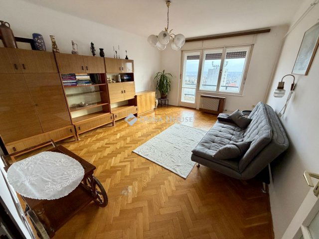 Kiadó téglalakás, albérlet, Pécsett, Angster József utcában