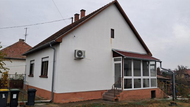 Eladó családi ház, Szolnokon 53.9 M Ft, 2 szobás