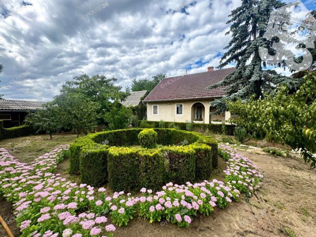 Eladó családi ház, Kecskeméten 59.9 M Ft, 3 szobás