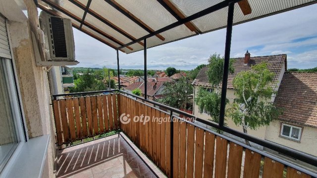 Eladó téglalakás, Gyöngyösön 42.5 M Ft, 2 szobás