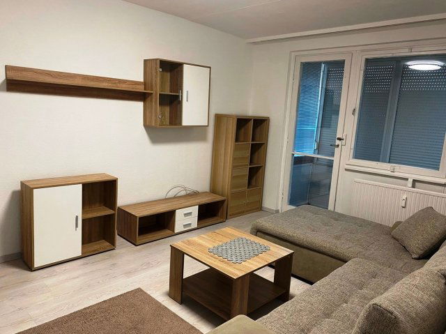 Eladó panellakás, Debrecenben, Füredi úton 63 M Ft, 2 szobás