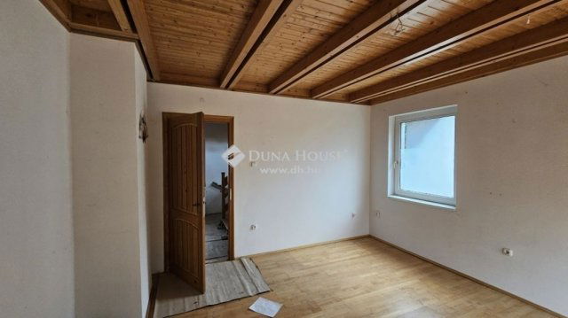 Eladó ikerház, Pilisszentkereszten 89.5 M Ft, 8 szobás