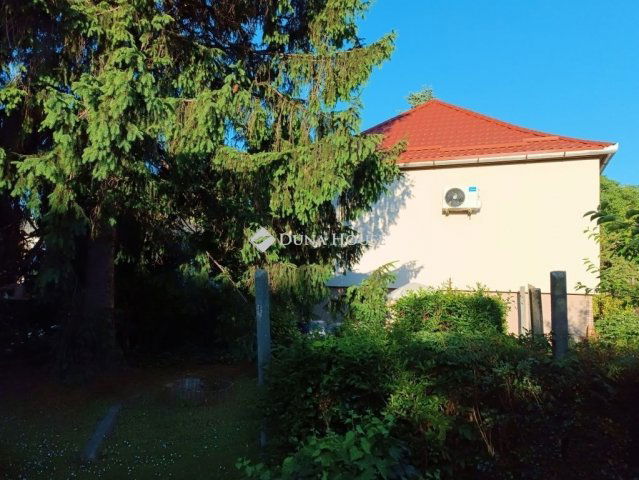 Eladó családi ház, Érden 140.5 M Ft, 3 szobás