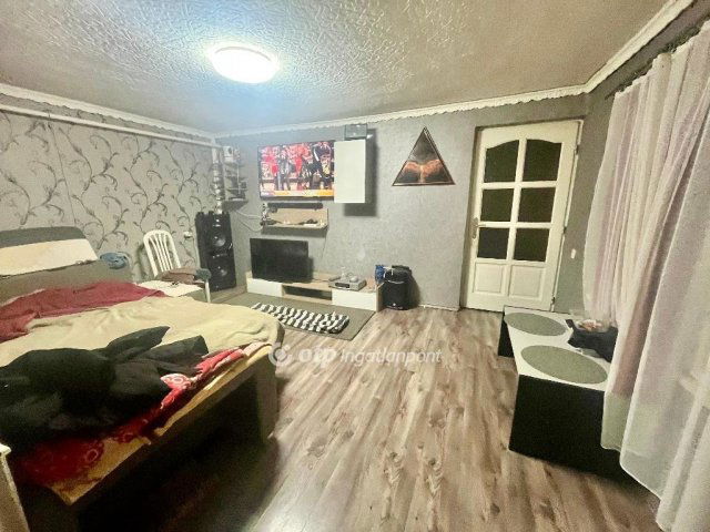 Eladó családi ház, Jászladányon 26.99 M Ft, 4 szobás