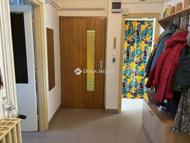 Eladó téglalakás, Kecskeméten 59.99 M Ft, 3 szobás