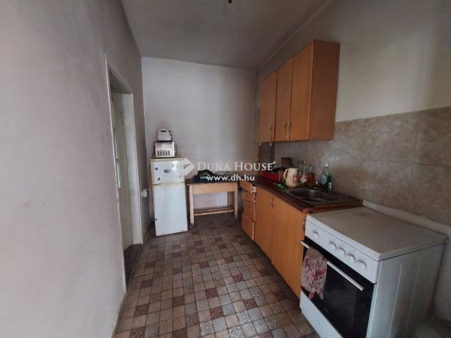 Eladó családi ház, Monoron 69.9 M Ft, 6 szobás