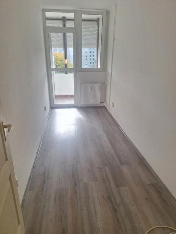 Eladó panellakás, Kaposváron 34.9 M Ft, 1+2 szobás