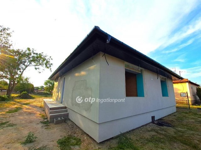 Eladó családi ház, Abonyban 69 M Ft, 3 szobás