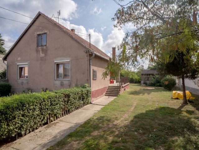 Eladó családi ház, Faddon, Mátyás Király utcában 29.9 M Ft