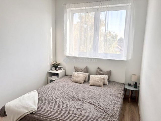 Eladó téglalakás, Dunaharasztin 87.9 M Ft, 4 szobás