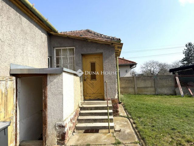 Eladó családi ház, Salköveskúton 38.9 M Ft, 2 szobás