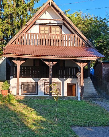 Eladó nyaraló, Balatonkenesén 42 M Ft, 3 szobás