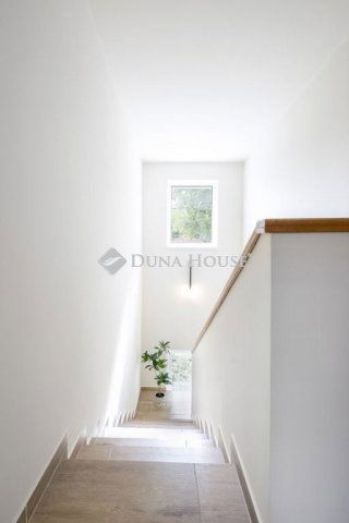 Eladó családi ház, Budapesten, XVI. kerületben 247.7 M Ft