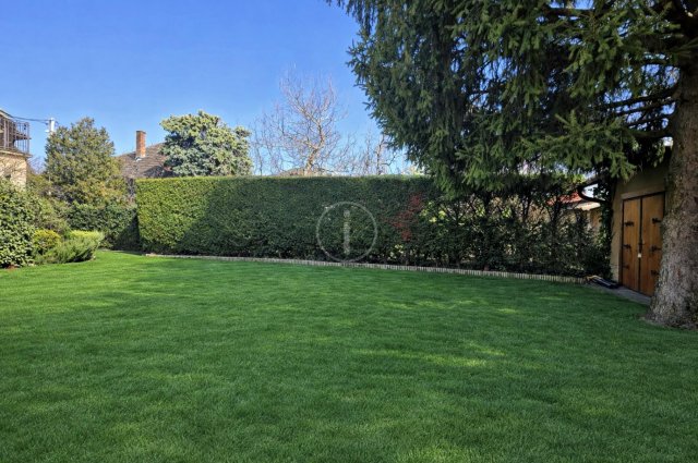 Eladó családi ház, Budapesten, XVI. kerületben 285 M Ft