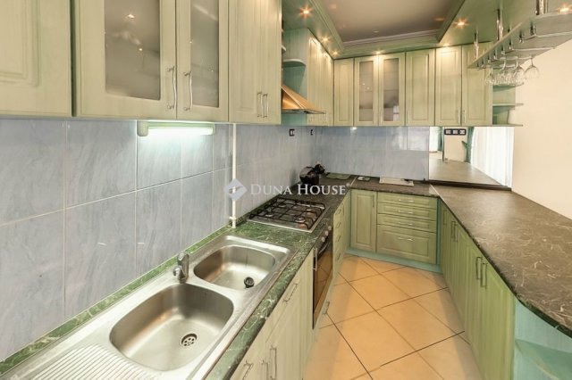 Eladó családi ház, Kecskeméten 115 M Ft, 6 szobás