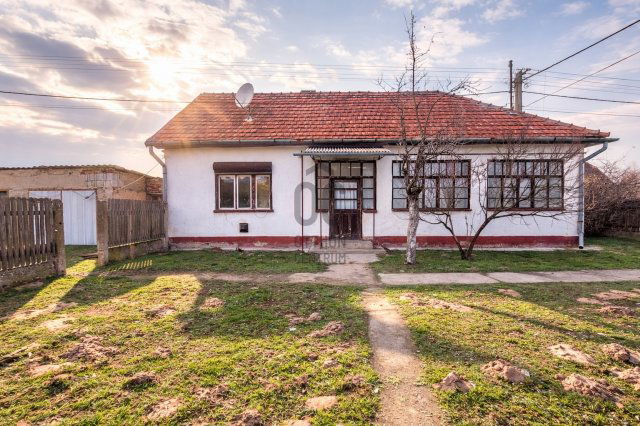 Eladó családi ház, Nyíracsádon 20 M Ft, 2 szobás